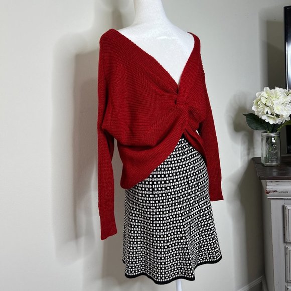NWOT - Red Twist Back Sweater - Backless - Off Shoulder - Medium - 4/6 - Crimson - Picture 4 of 12